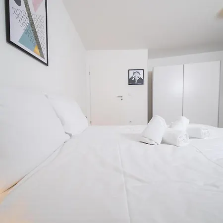 Stylish - 71 M² - Zentral - 10 Min Messe Apartment Dusseldorf